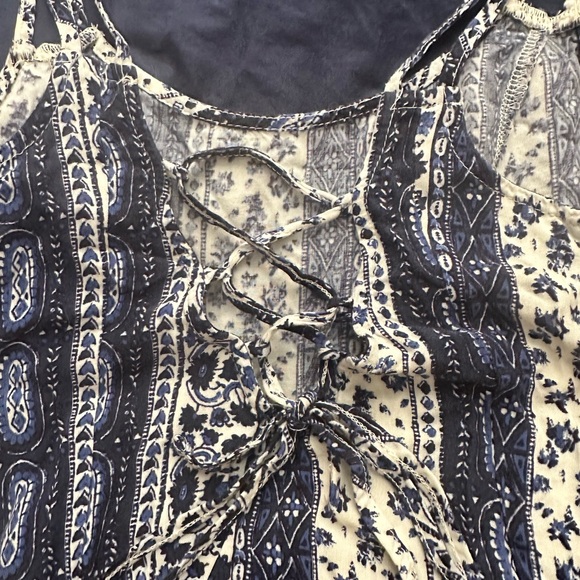 Adorable Hollister sundress - Picture 5 of 7